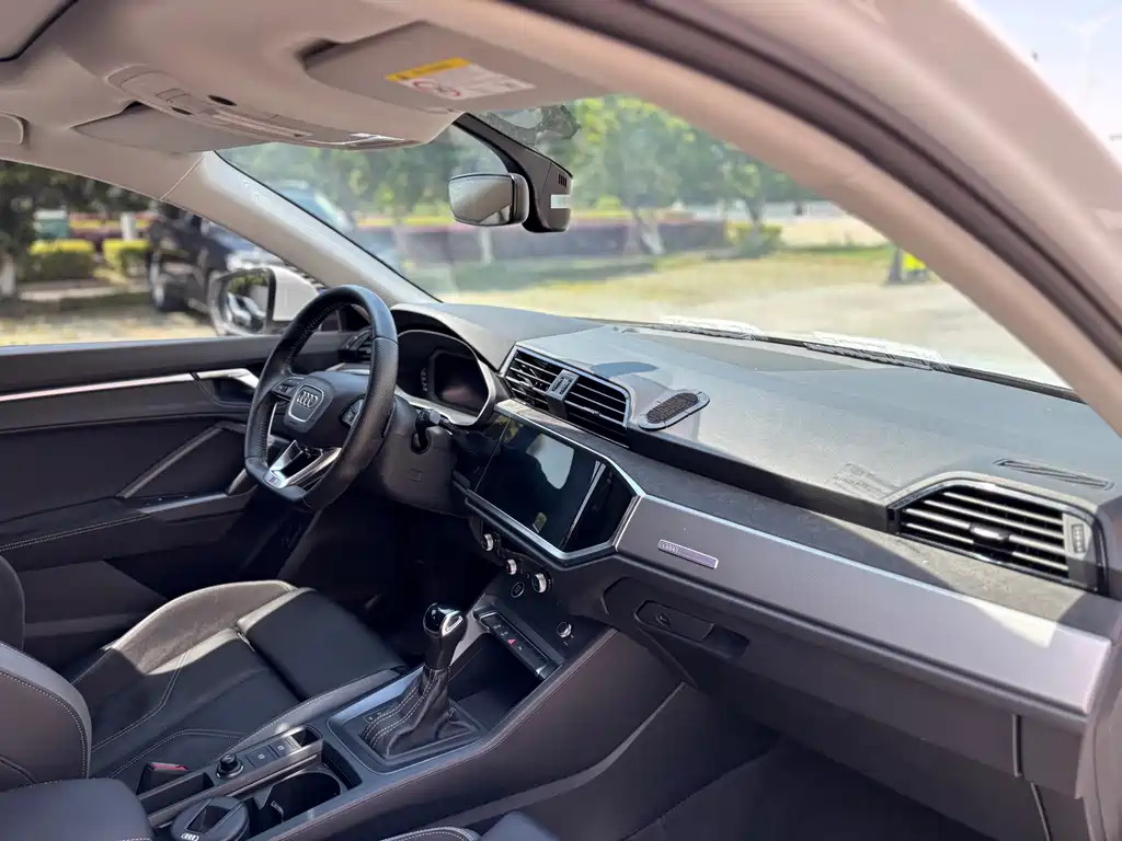 Audi Q3 Sportback 2021 — фото 20