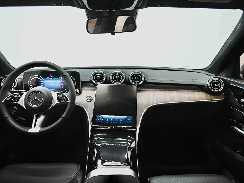 Mercedes-Benz C-Class 2023 — фото 14