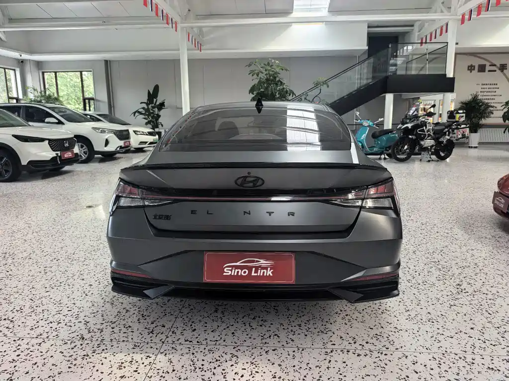 Hyundai Elantra 2023