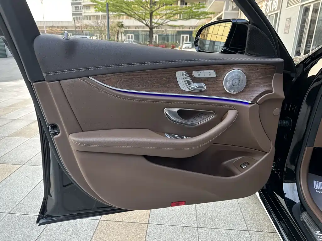Mercedes-Benz E-Class 2023 — фото 22