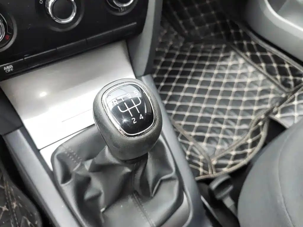 Skoda Octavia 2015 — фото 14