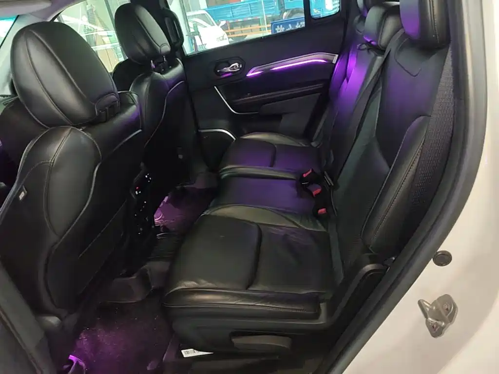Jeep Grand Commander 2018 — фото 17