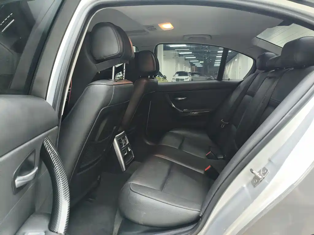 BMW 3 Series 2009