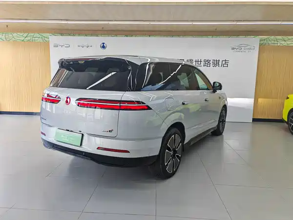 Denza N8L 2025