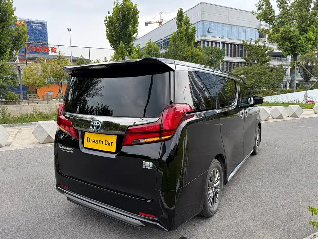 Toyota Alphard 2022 — фото 5