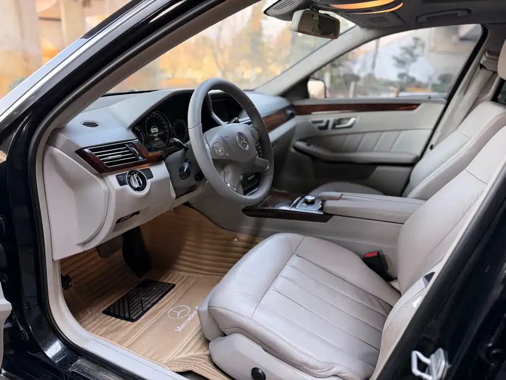 Mercedes-Benz E-Class 2013 — фото 11
