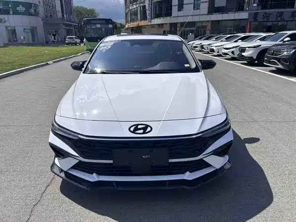 Hyundai Elantra 2023