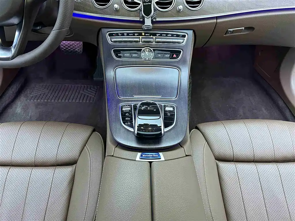 Mercedes-Benz E-Class 2017 — фото 14
