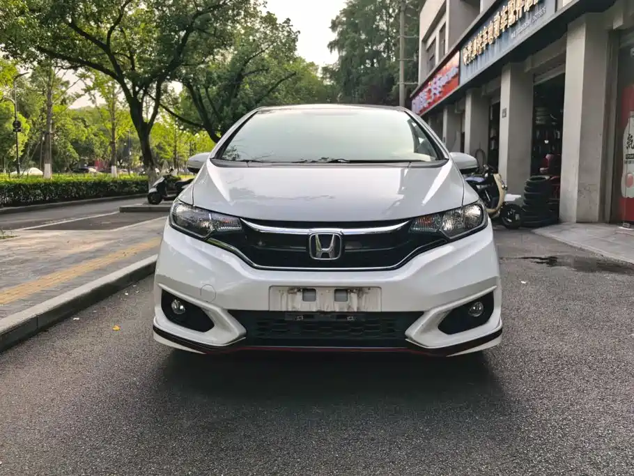 Honda Fit 2018 — фото 2