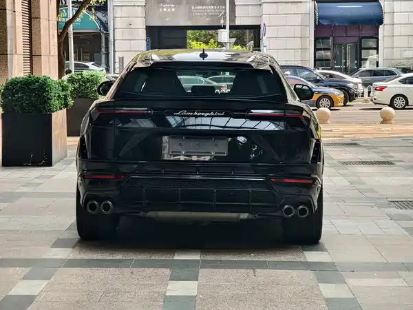 Lamborghini Urus 2024