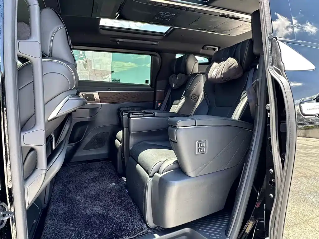 Toyota Alphard 2026 — фото 13