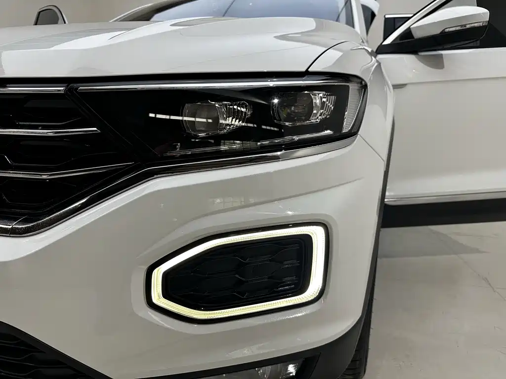 Volkswagen T-Roc 2023 — фото 19