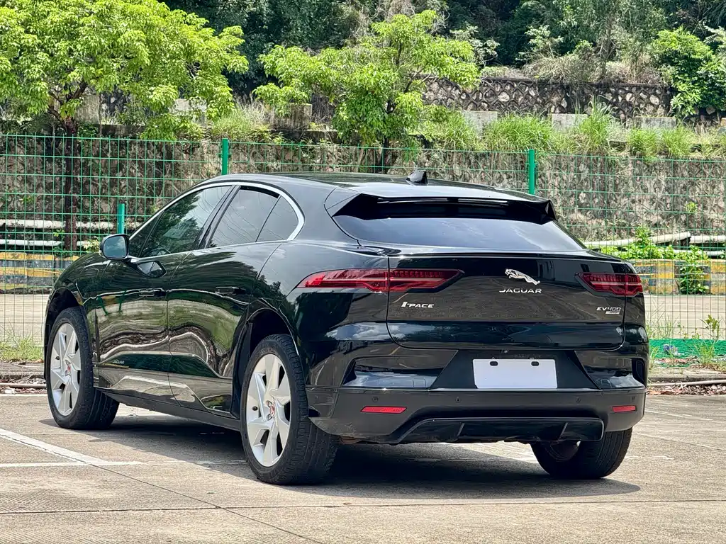 Jaguar I-PACE 2020 — фото 15