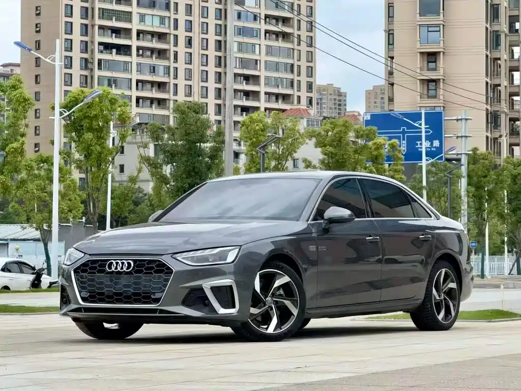 Audi A4L 2022 — фото 3