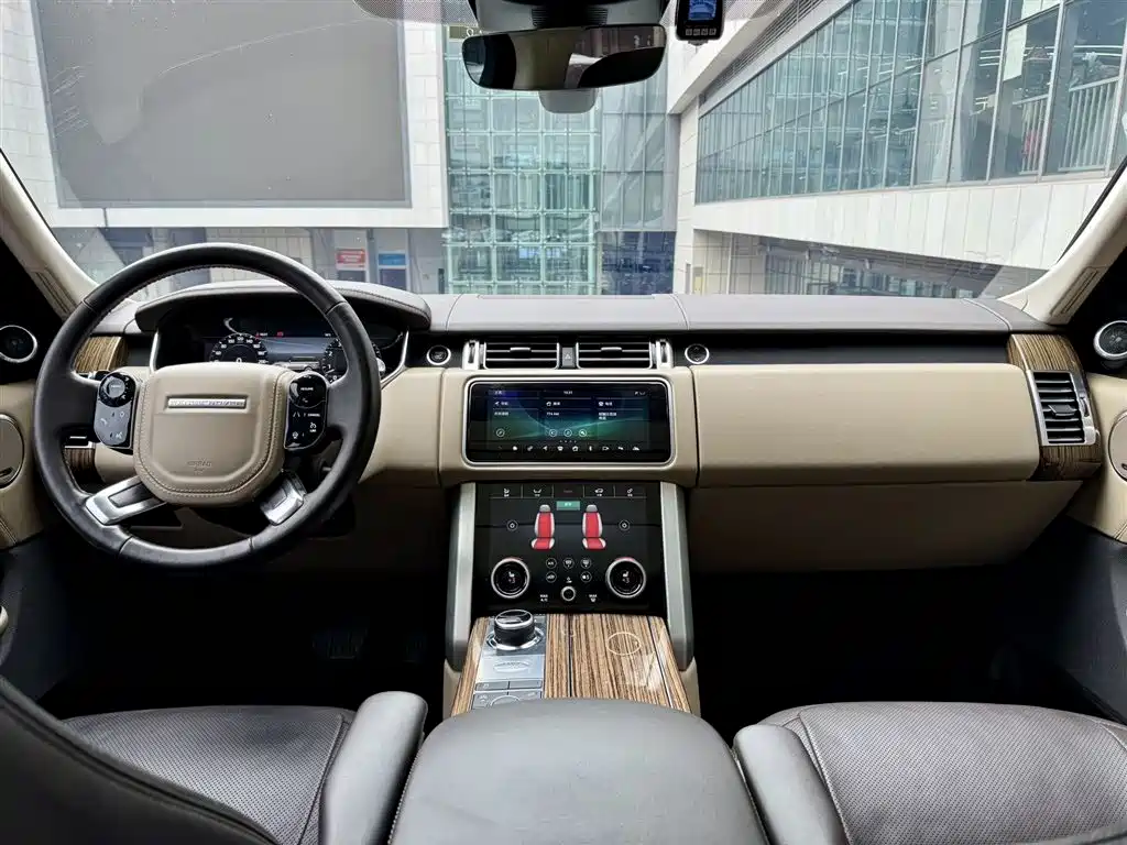 Land Rover Range Rover 2018 — фото 17