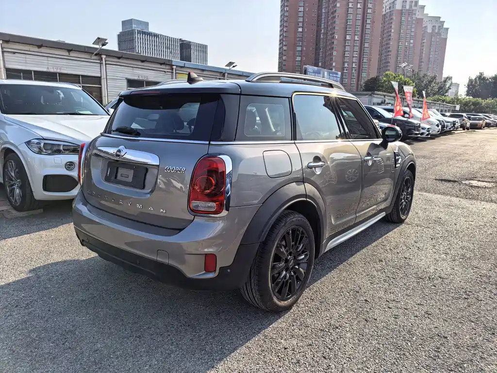 MINI Countryman 2018 — фото 15