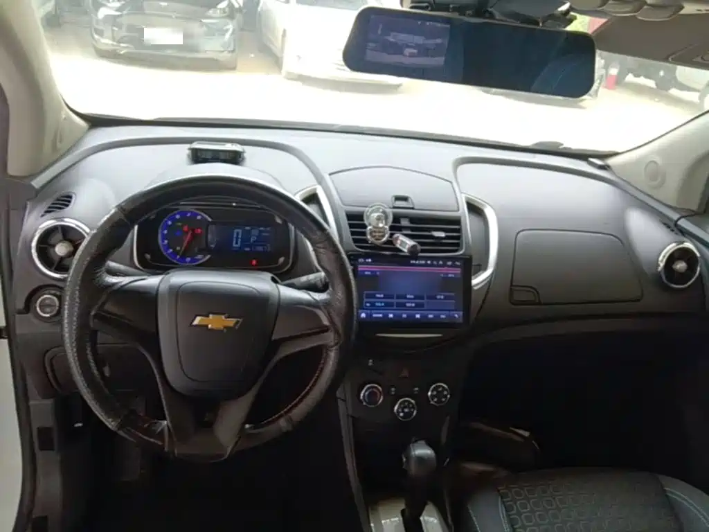 Chevrolet Trax 2016 — фото 10