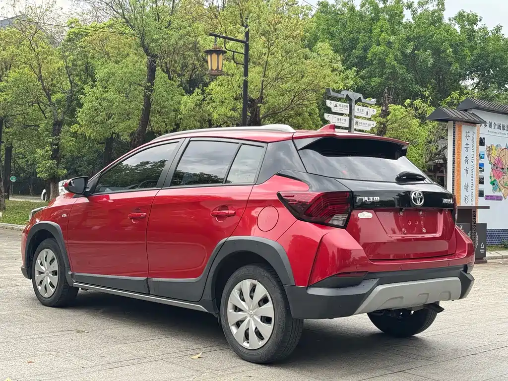 Toyota Yaris L 2020 — фото 10