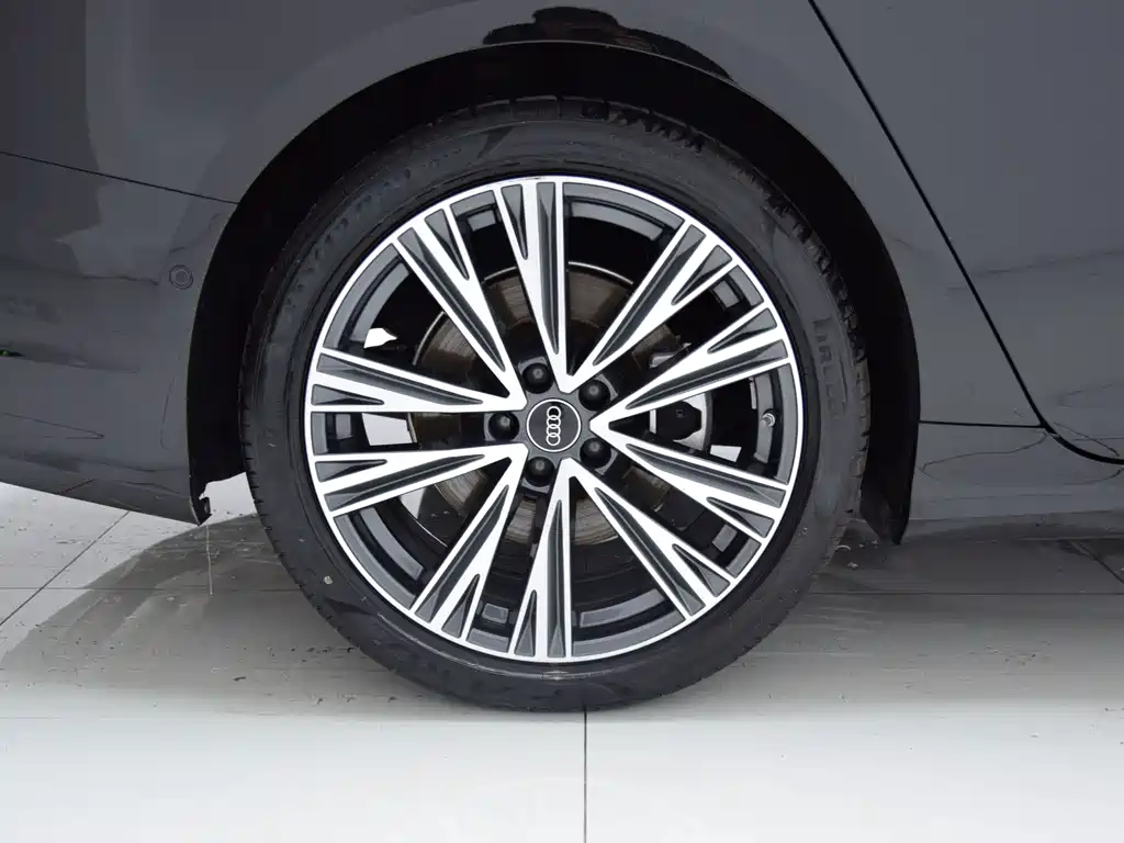 Audi A6L 2022 — фото 23