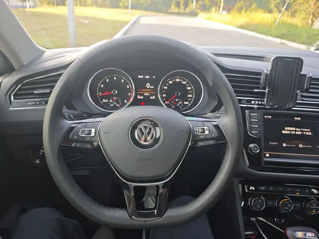 Volkswagen Tiguan L 2018 — фото 15