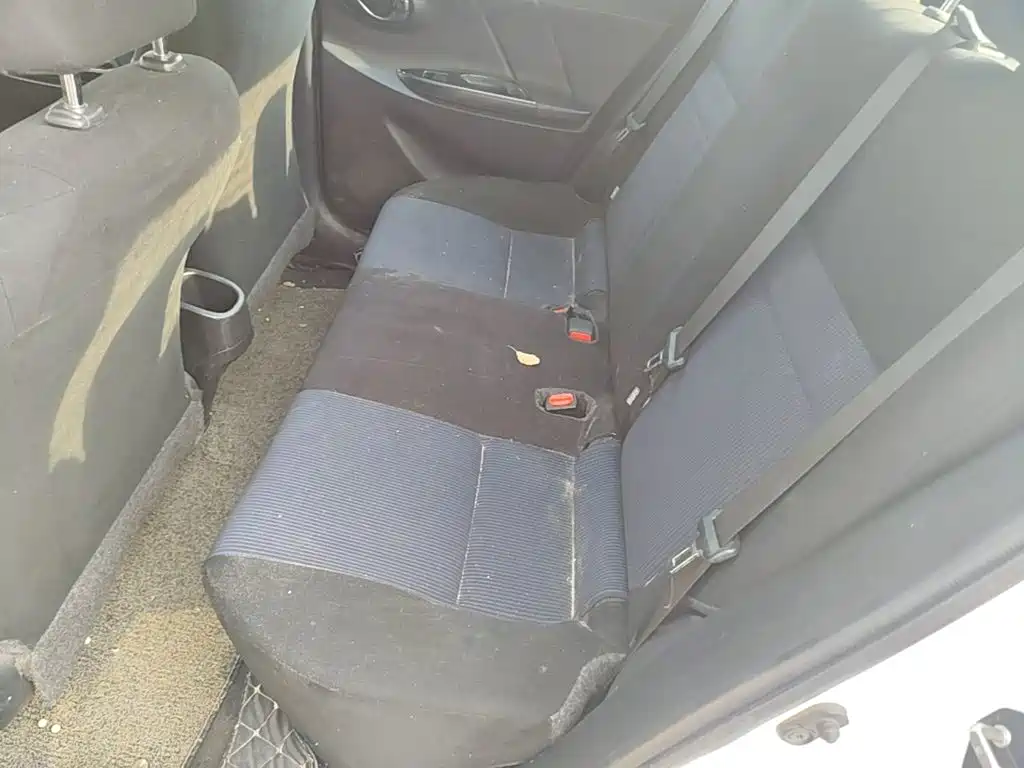 Toyota Yaris L 2020 — фото 17