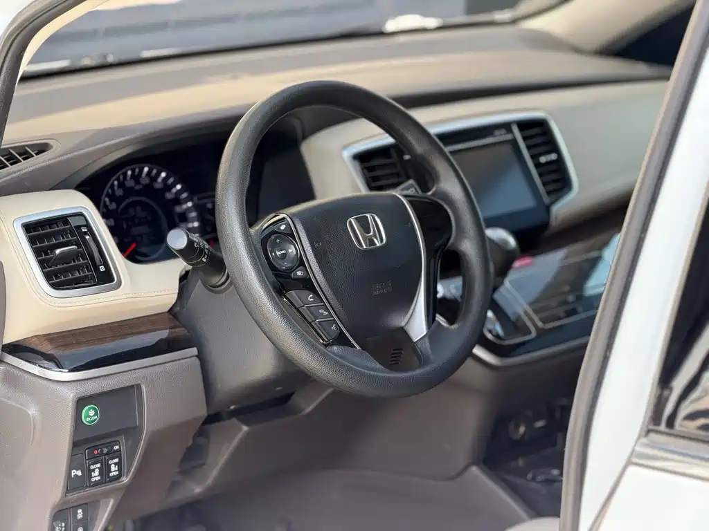 Honda Odyssey 2018 — фото 11