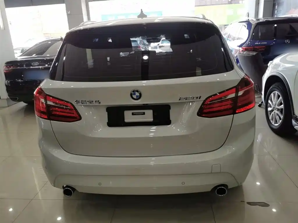 BMW 2 Series Active Tourer 2017 — фото 6