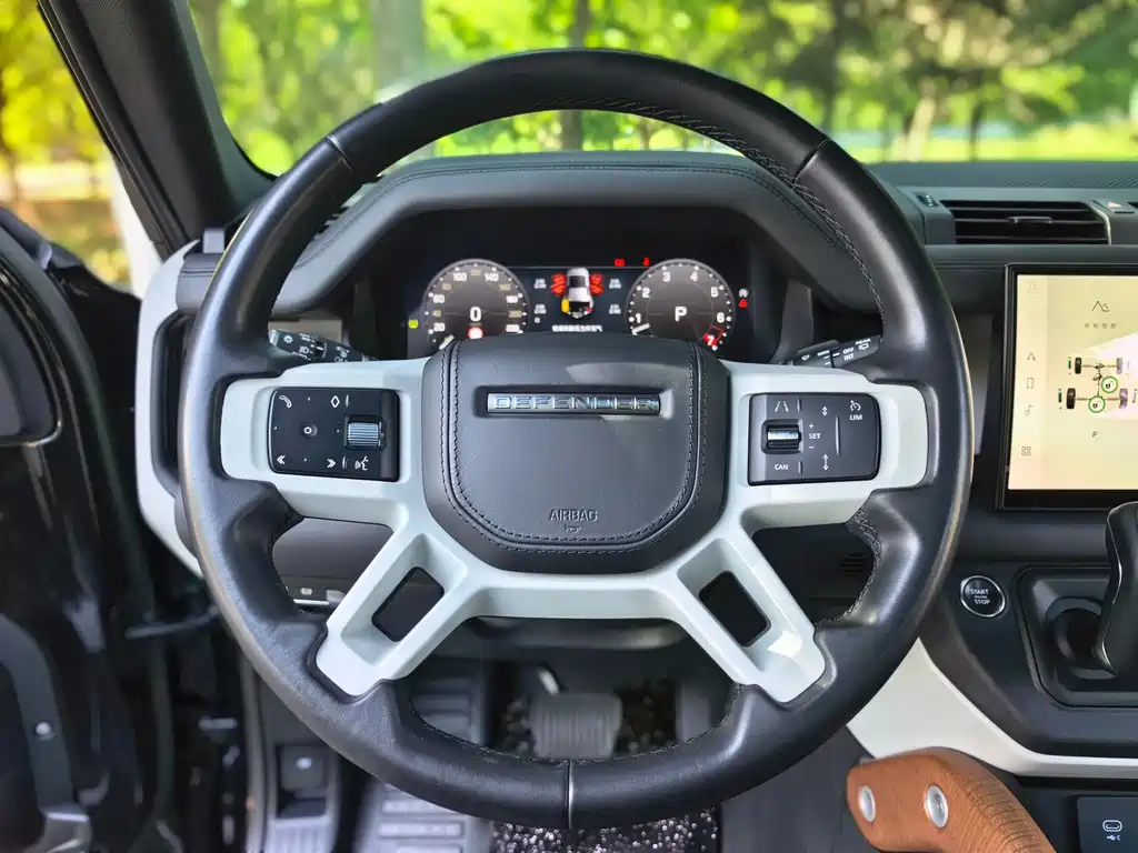 Land Rover Defender 2022 — фото 12