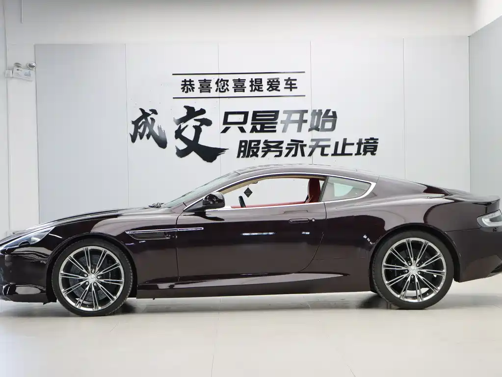 Aston Martin Virage 2012 — фото 25