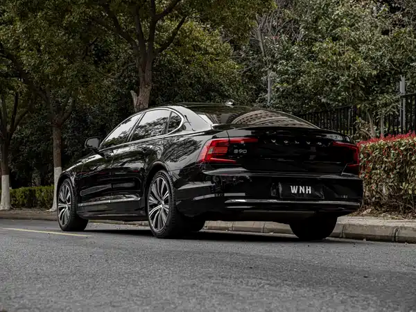 Volvo S90 2023