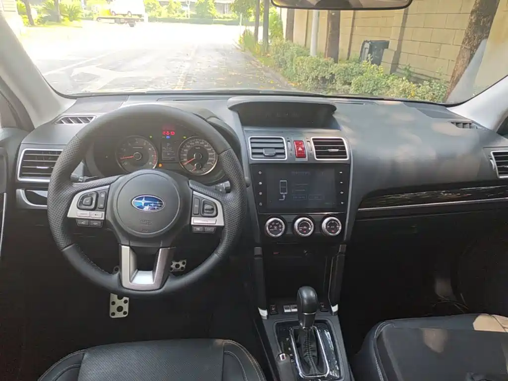 Subaru Forester 2016 — фото 10