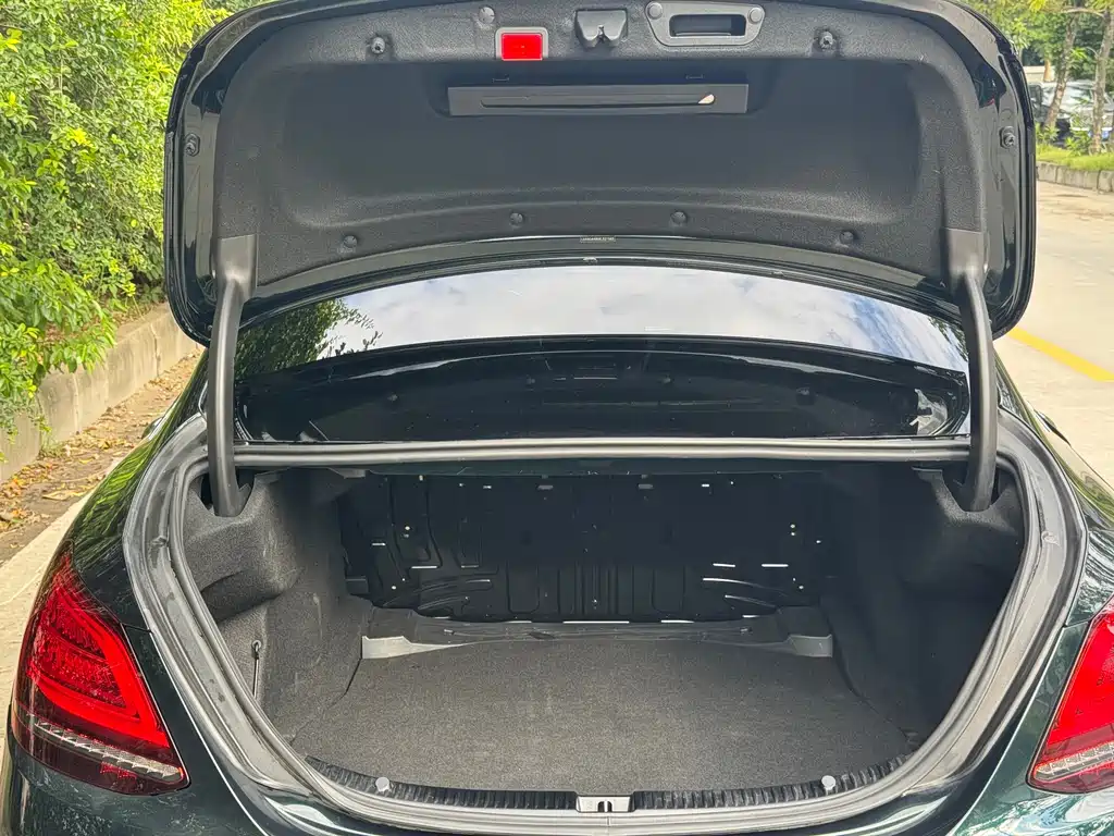 Mercedes-Benz C-Class 2019 — фото 17