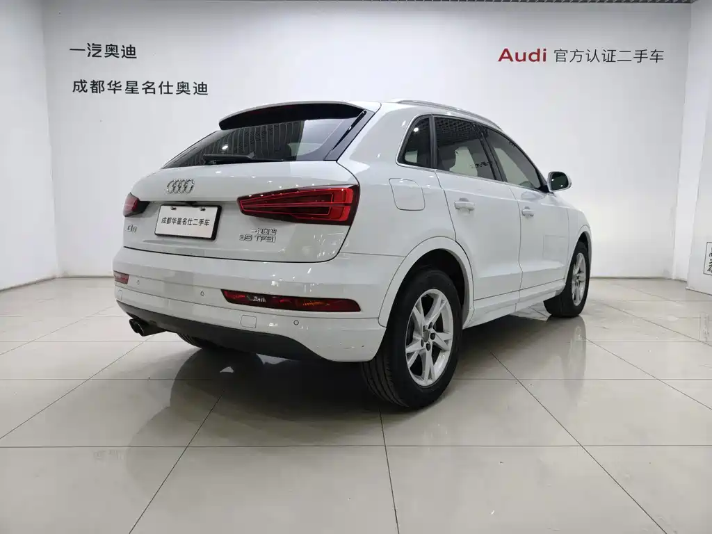 Audi Q3 2016 — фото 16