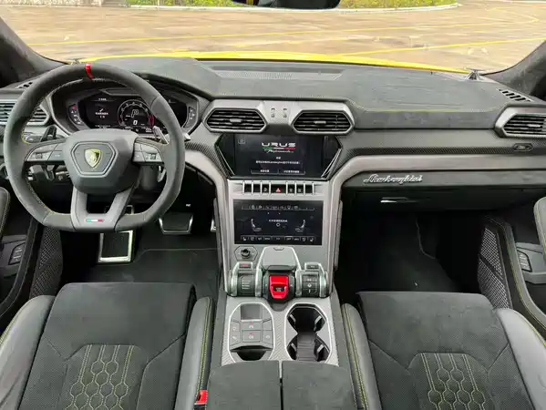 Lamborghini Urus 2022