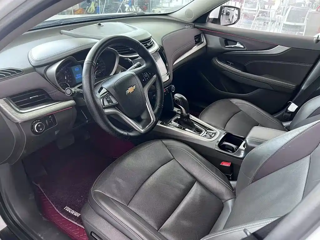Chevrolet Malibu 2018 — фото 14