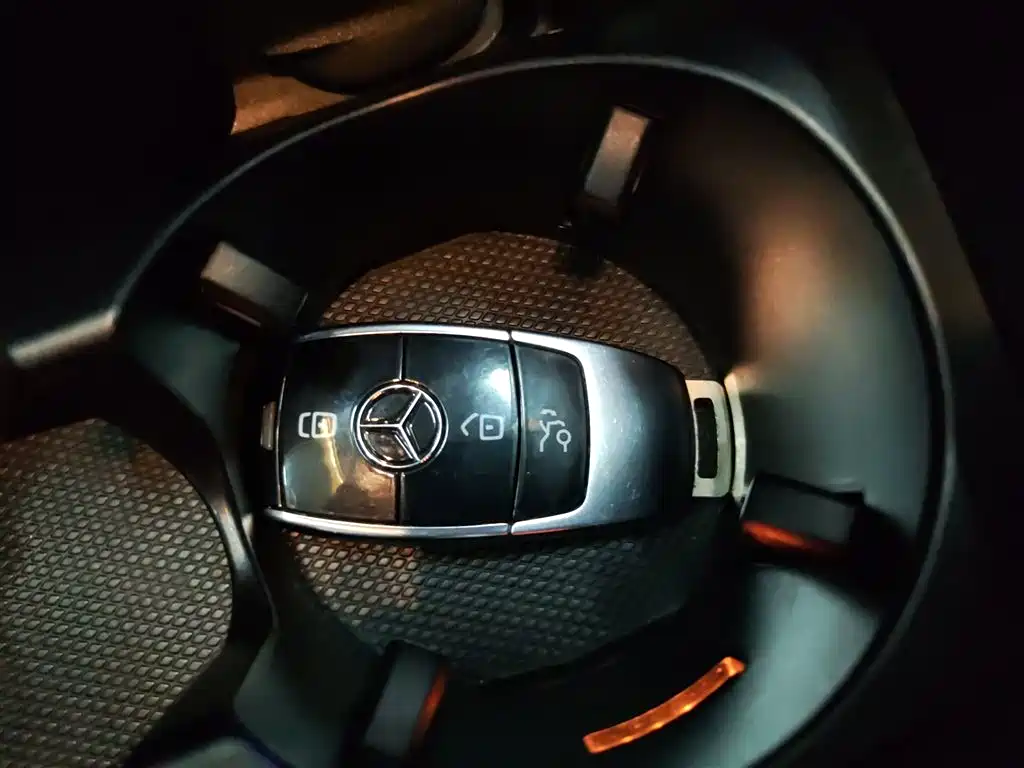 Mercedes-Benz E-Class 2022 — фото 17