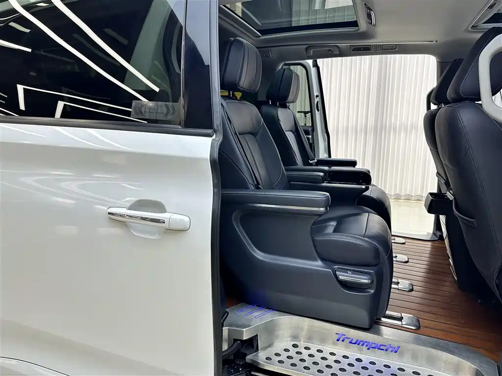 GAC Motor Trumpchi M8 2021 — фото 13
