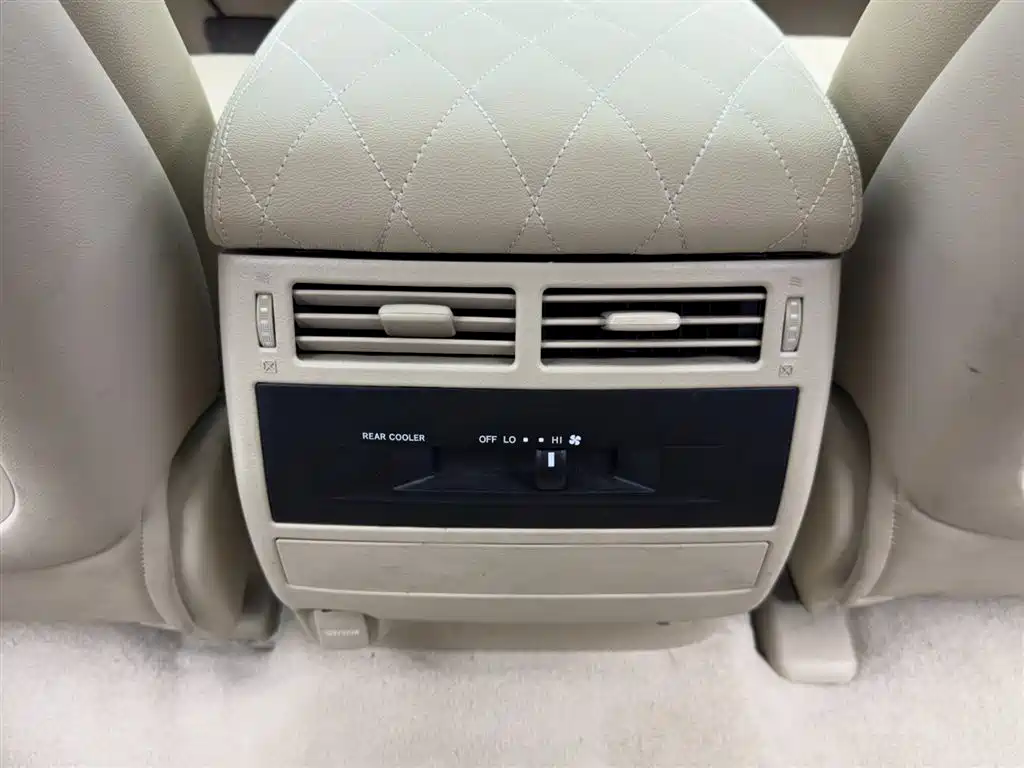 Toyota Land Cruiser 2020 — фото 14
