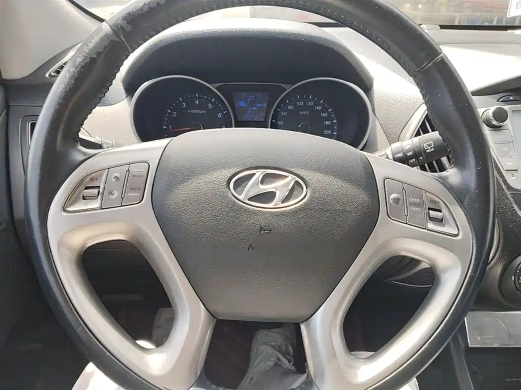Hyundai ix35 2014 — фото 11