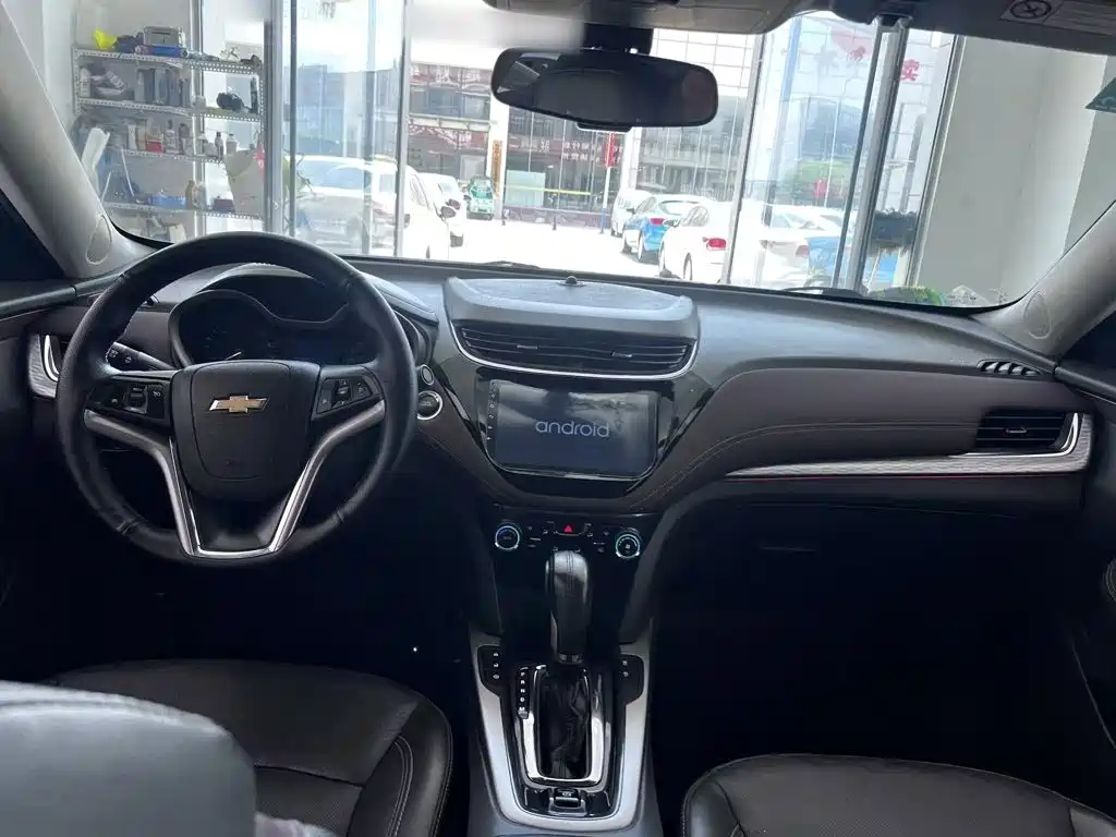 Chevrolet Malibu 2018 — фото 12