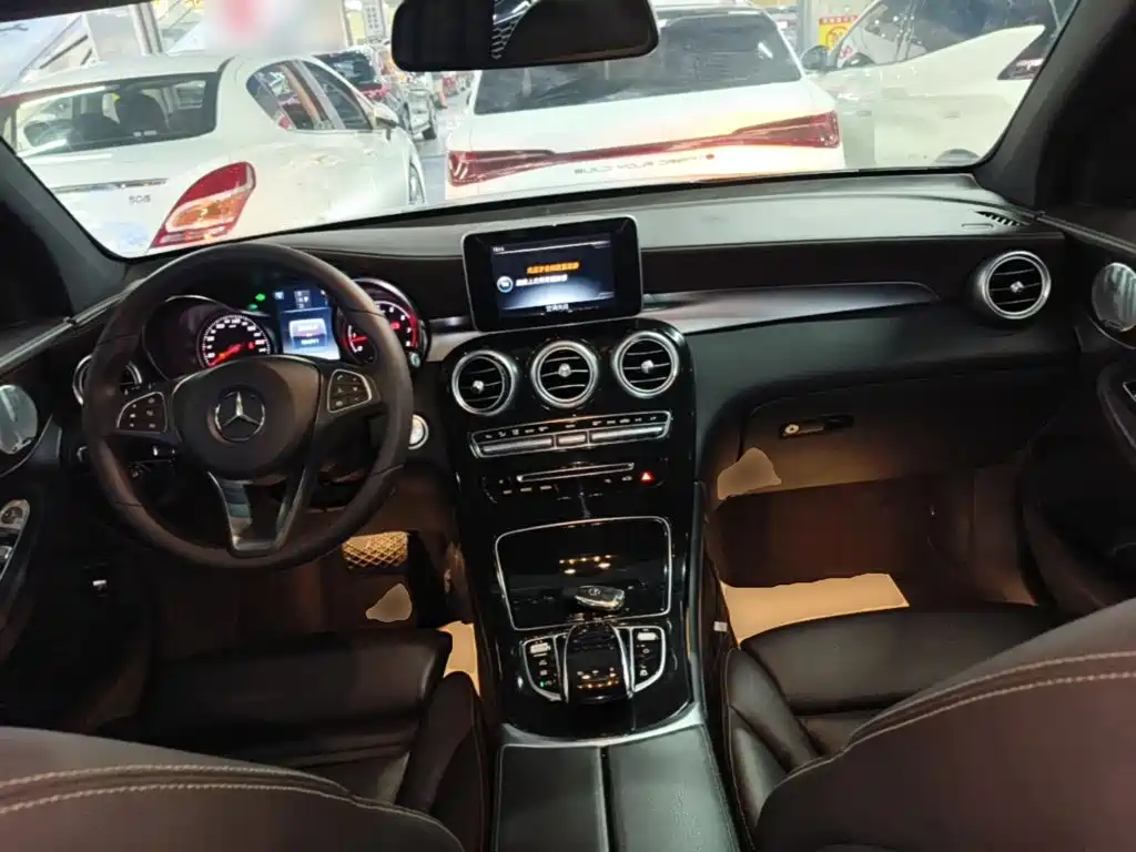 Mercedes-Benz GLC 2017 — фото 10
