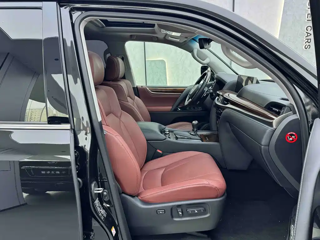 Lexus LX 2019 — фото 10