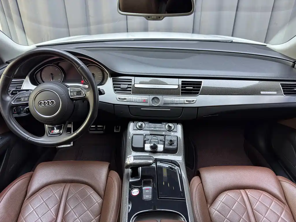 Audi S8 2014 — фото 8