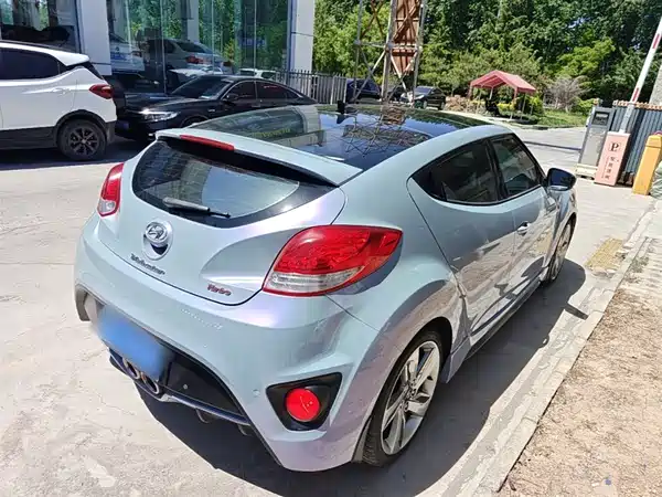 Hyundai Veloster 2012