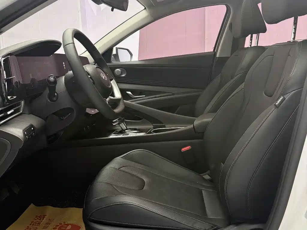 Hyundai Elantra 2022