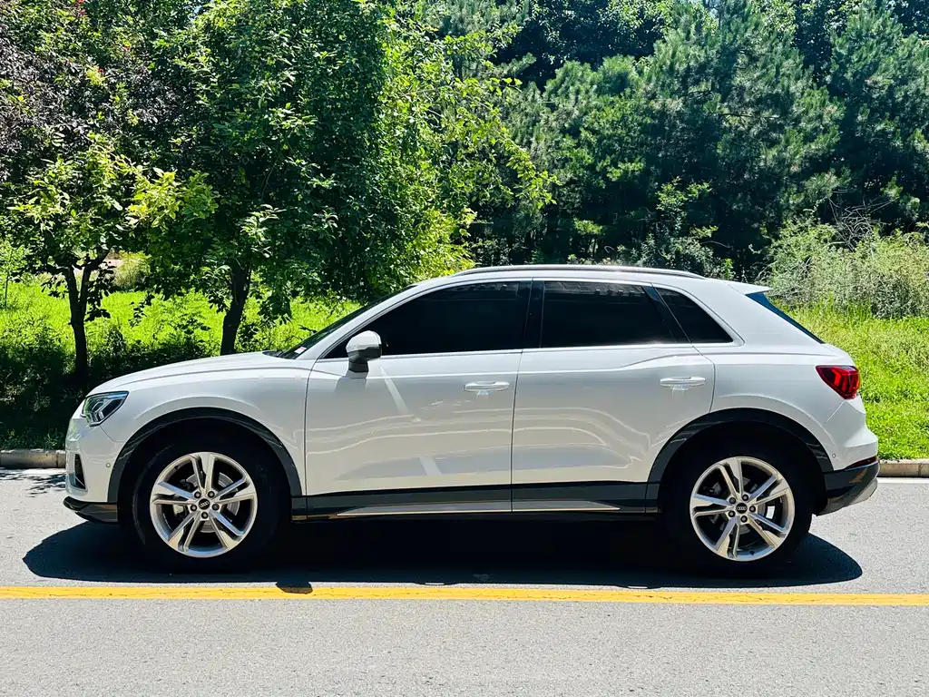 Audi Q3 2021 — фото 11