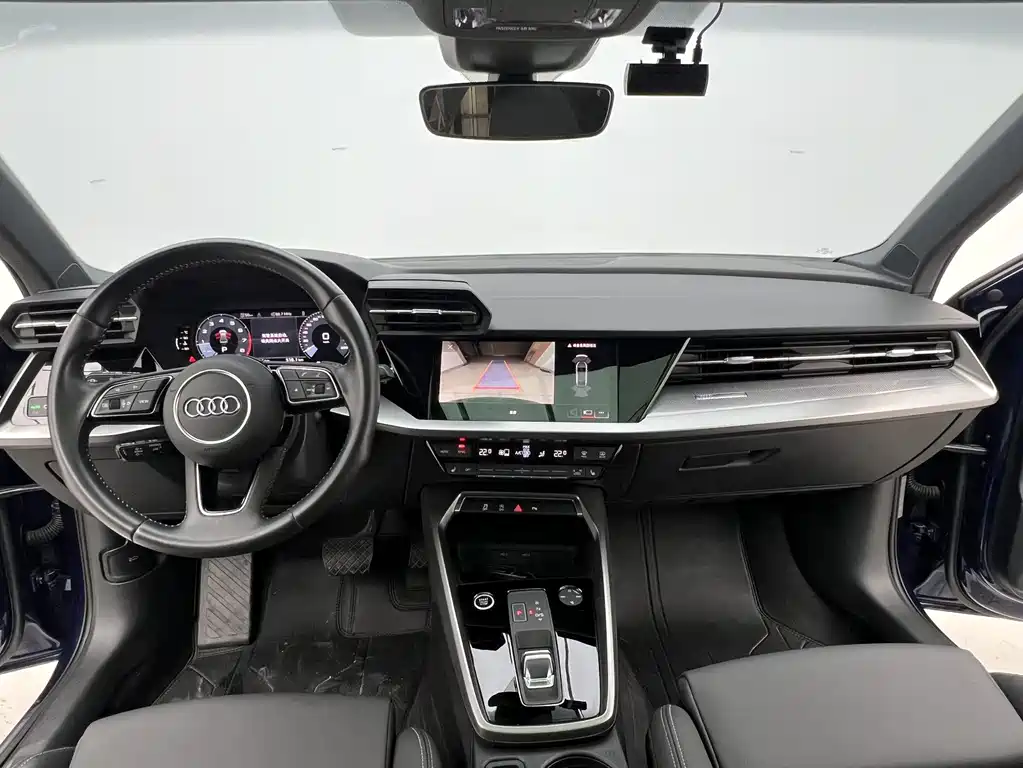 Audi A3 2023 — фото 17