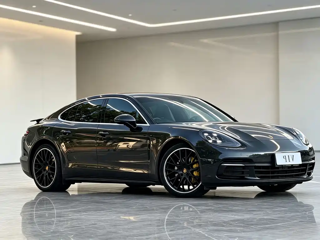 Porsche Panamera 2018 — фото 3