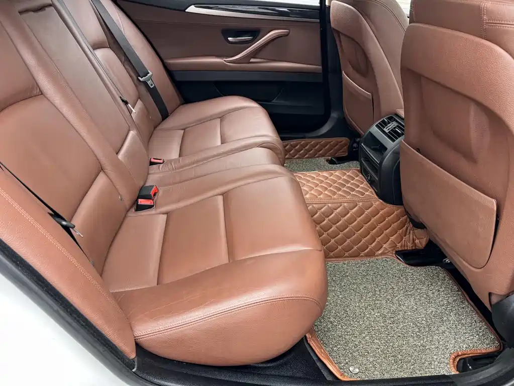 BMW 5 Series 2016 — фото 10