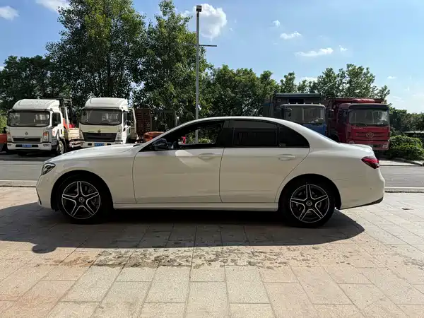 Mercedes-Benz E-Class 2023
